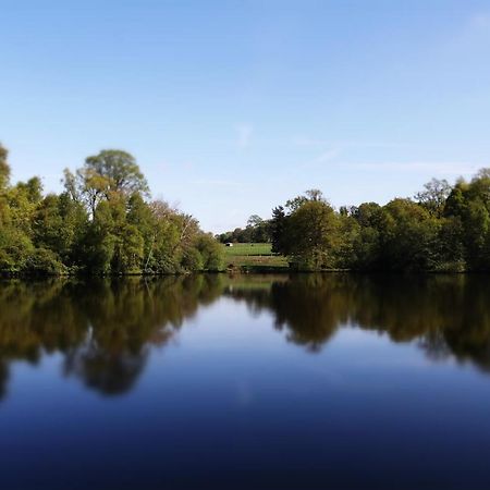 La Tiny Du Parc : Saint Symphorien Des Monts Villa Ernee ภายนอก รูปภาพ
